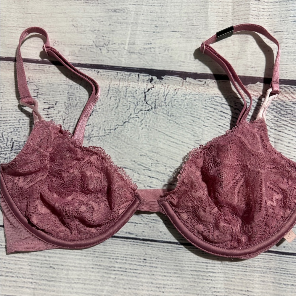 Victoria's Secret Rose Lace Underwire Bra